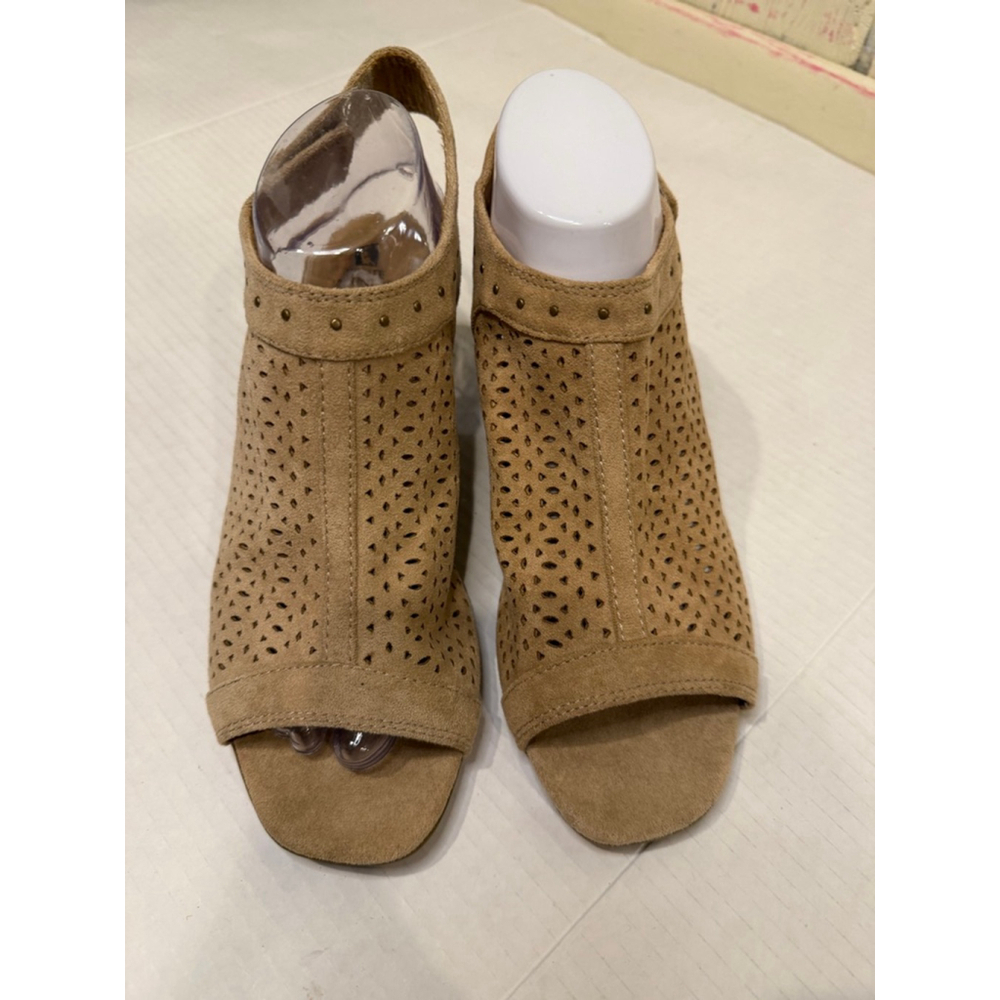 Women's White Mountain Tan Perforated Slingback Sandals Size 9.5